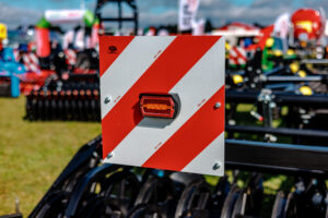 Zestaw lamp diodowych 12/24 V z tablicą ponadgabarytową ZPR 3020 (8.2.2) – złącza Superseal